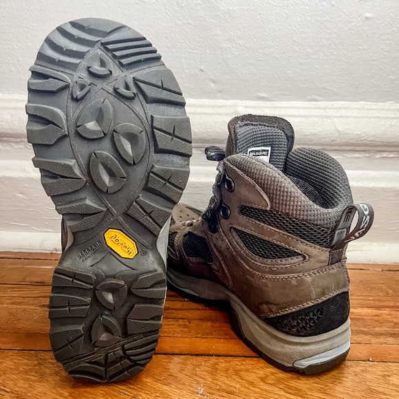 Vasque Hiking Boot with Vibram Outsoles Womens Size 7M - Picture 3 of 3